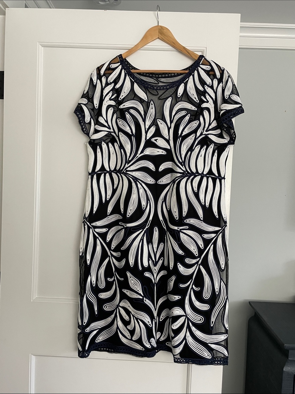 Weavz Black & White Embroidered Short Sleeve Dress